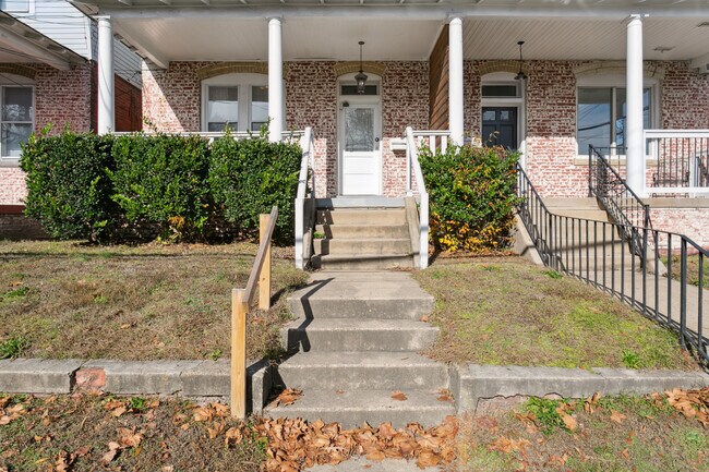 Building Photo - 349 51st St