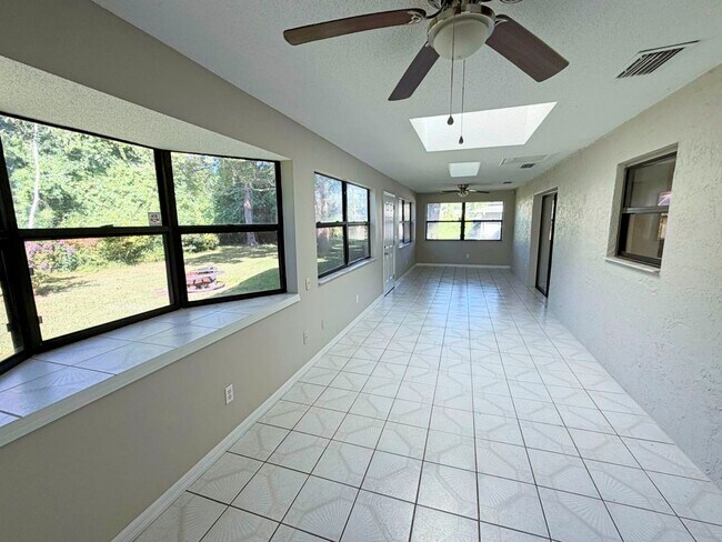 Building Photo - 38 Berkshire Ln