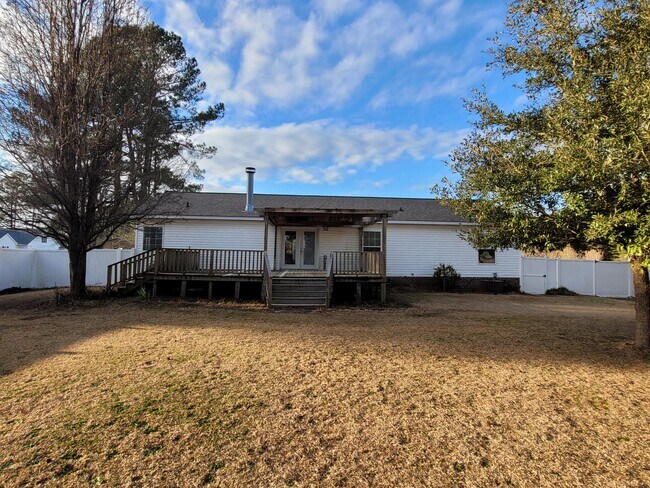 Building Photo - 410 Birch Dr