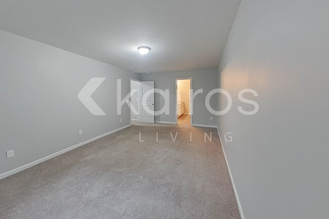 Building Photo - 945 Clayton Ct