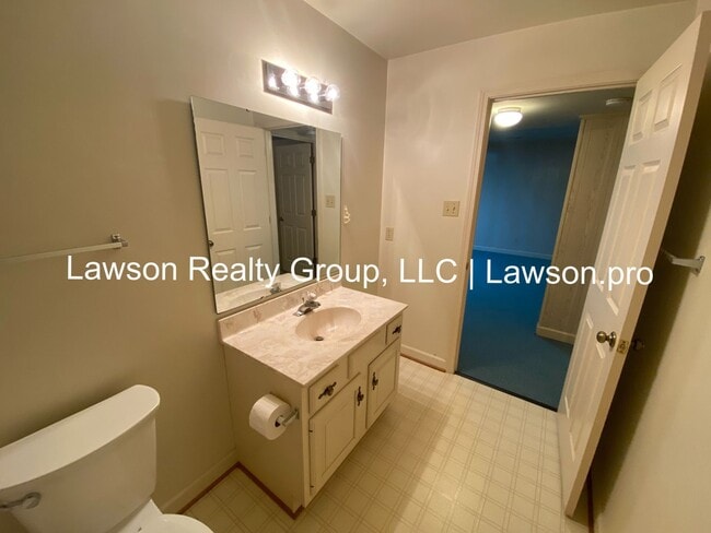 Building Photo - Spacious Hollins Four Bedroom w/ Finished Basement