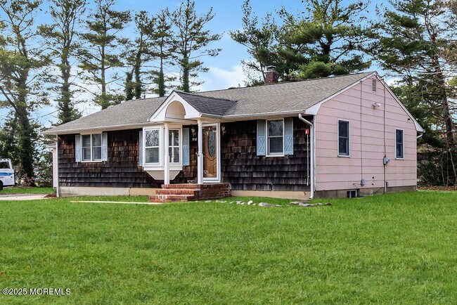 Building Photo - 918 Charles Dr
