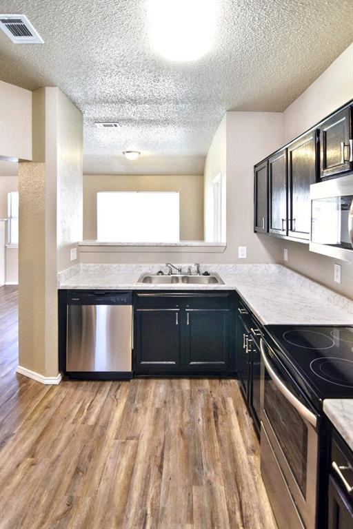 Building Photo - 4201 Bluestem Ln