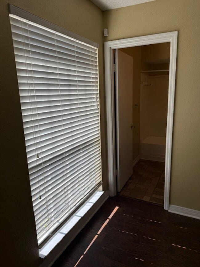 Building Photo - SERRAVELLA 2-BEDROOM CONDO