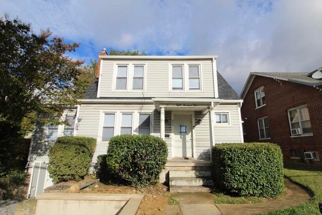 Primary Photo - 805 S High St