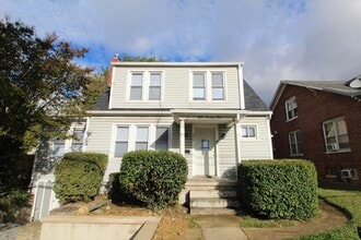 Building Photo - 805 S High St