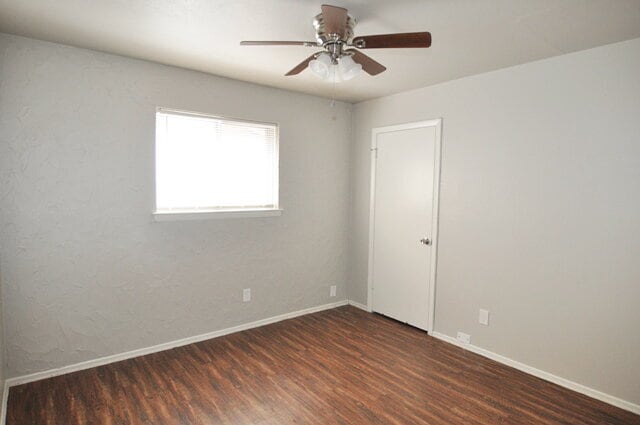 Building Photo - "COMING IN LATE JANUARY - Charming 3-2-2 home in the heart of Irving!"