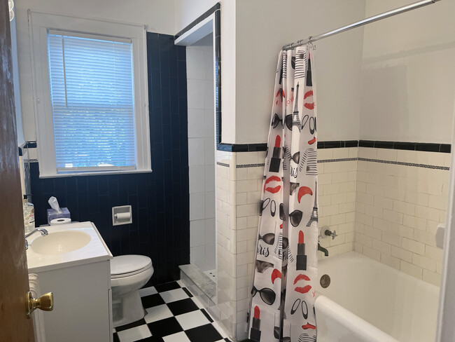 Primary Photo - 229 Willets Ave