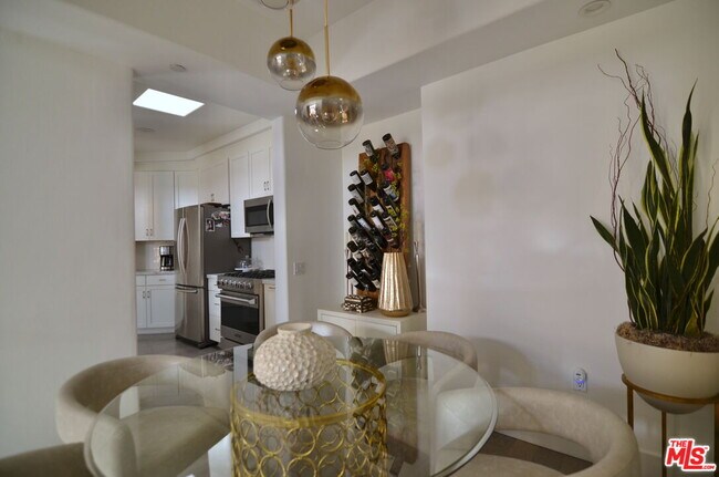 Building Photo - 5703 Laurel Canyon Blvd