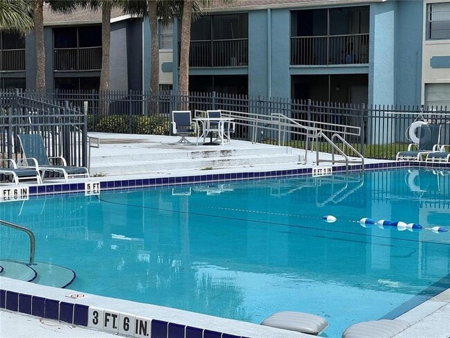 Building Photo - 2535 N Alafaya Trail