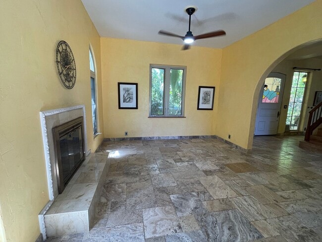 Building Photo - Spacious 4-Bedroom Retreat in Haiku with S...