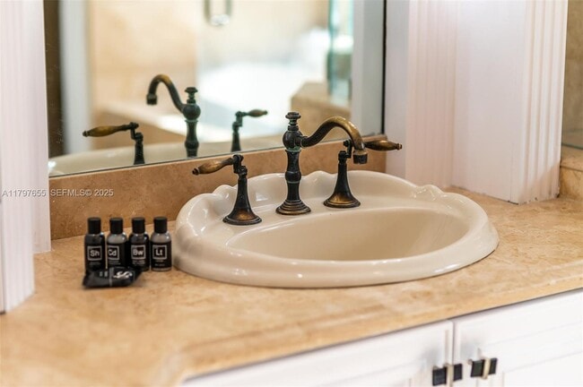 Building Photo - 1309 Middle River Dr