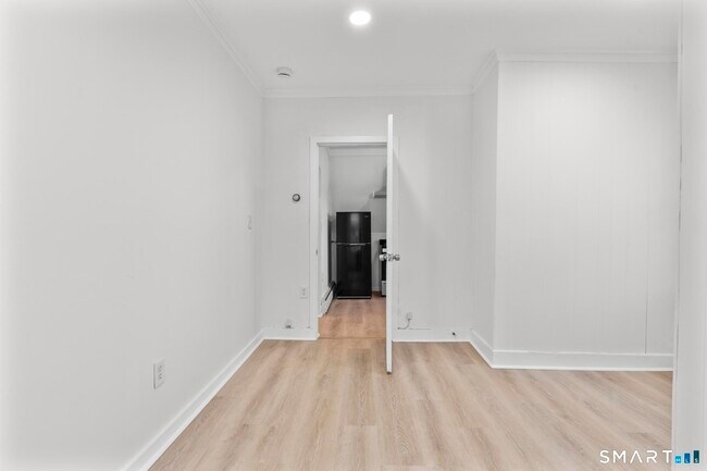 Building Photo - 141 Augur St