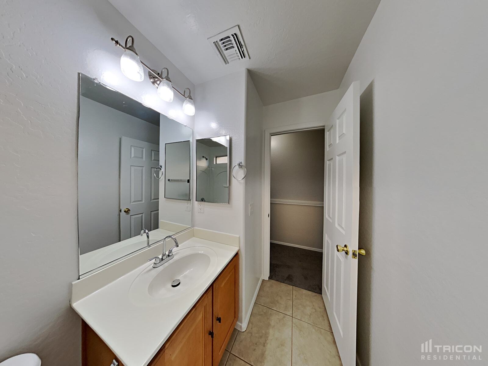 Building Photo - 1492 E Stirrup Ln