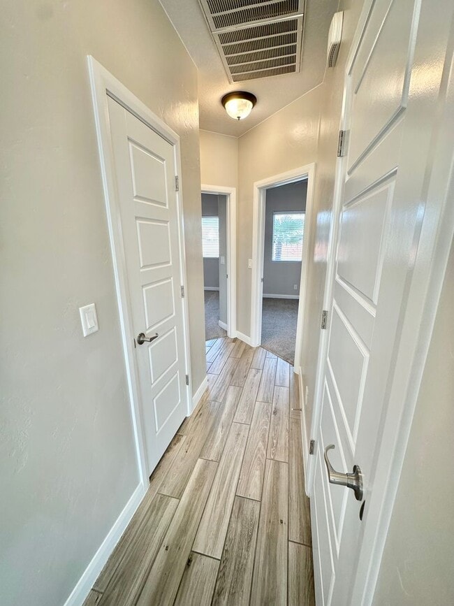 Building Photo - Red Mountain Jewel!  WITH SOLAR PANELS!!