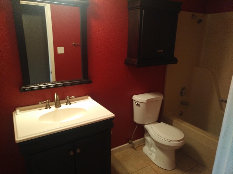 Building Photo - 1310 Santa Fe Cir