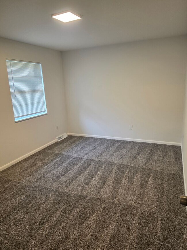 Building Photo - 4209 Defoe Dr