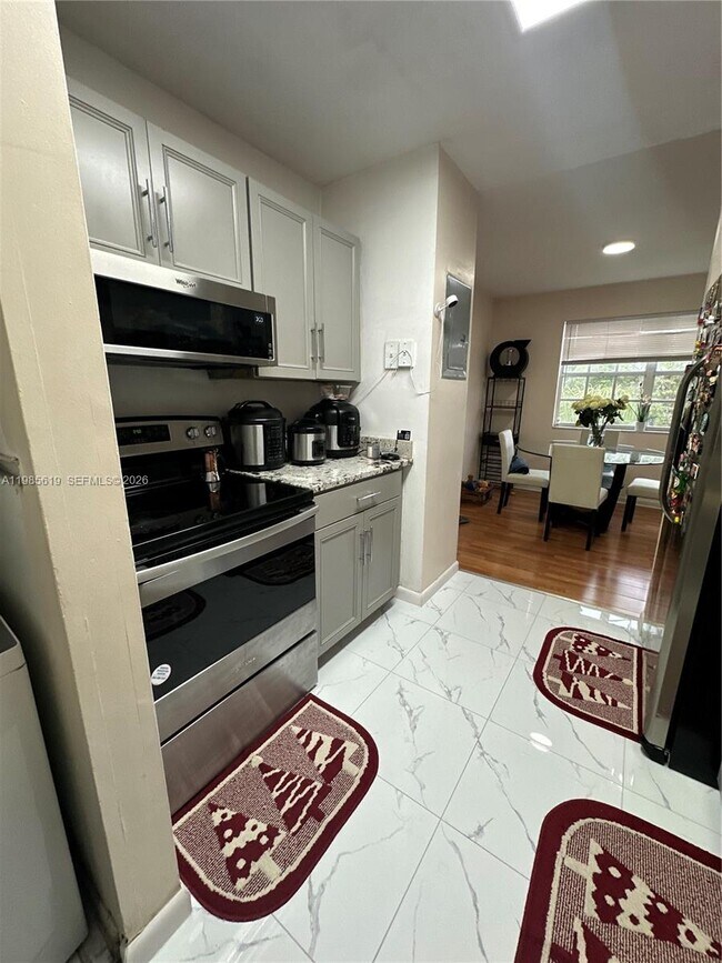 Building Photo - 8657 SW 5th St