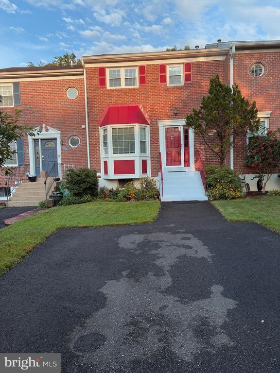 Building Photo - 7209 Lake Cove Dr