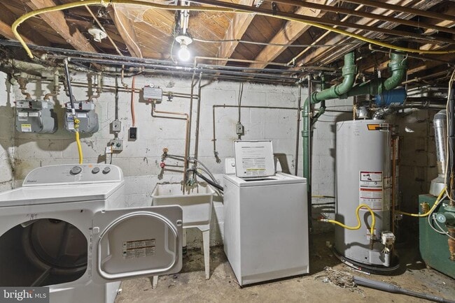 Building Photo - 5626 Midwood Ave