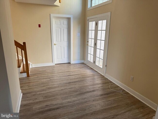 Building Photo - 327 Overlook Ln