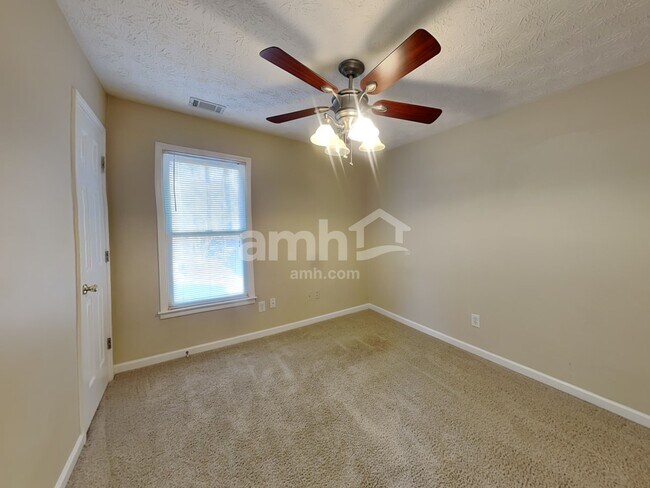 Building Photo - 5435 Silk Oak Way