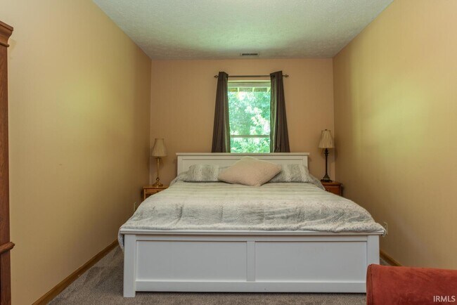 Building Photo - 1106 W Countryside Ln