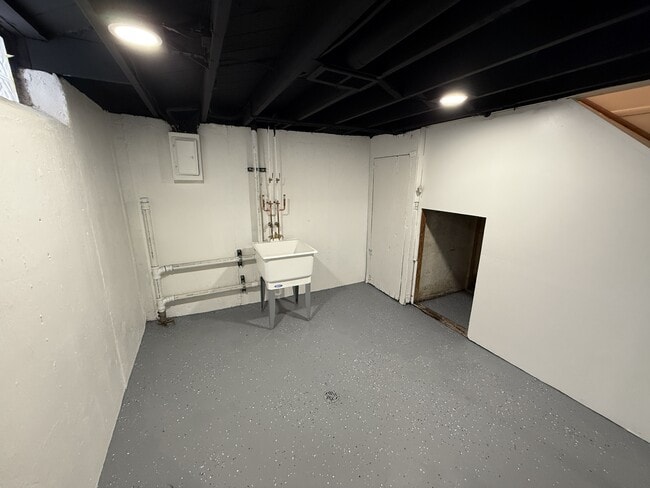 Building Photo - 310 W Princeton Ave