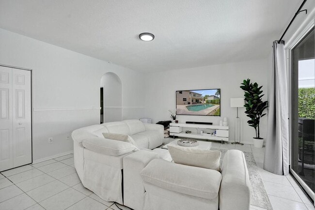 Building Photo - 16405 Diamond Head Dr