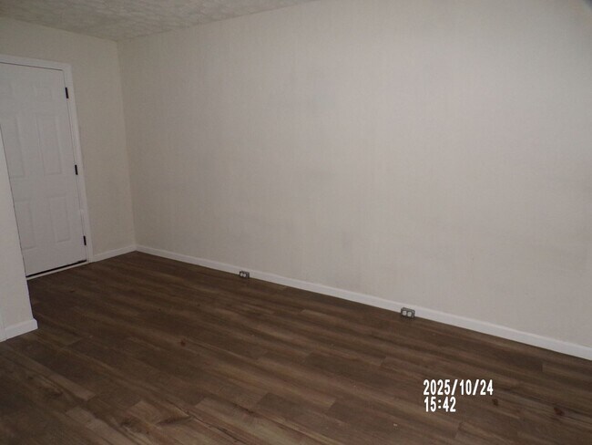 Building Photo - Fantastic redo