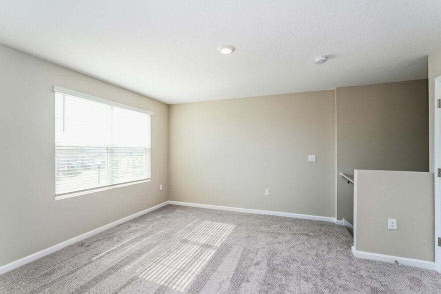 Building Photo - 962 Kelly Fern Lp