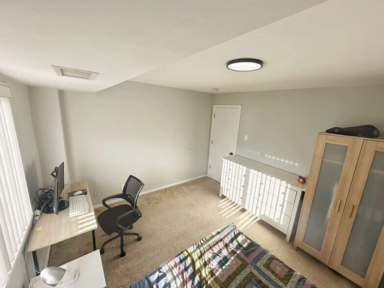 Building Photo - 5340 Holmes Run Pky