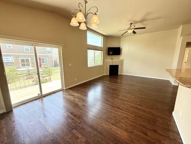 Building Photo - Beautifully Maintained 5 Bed, 3 Bath Home in Loveland!