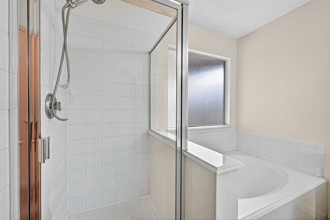 Building Photo - 19439 Hillside Springs Cir