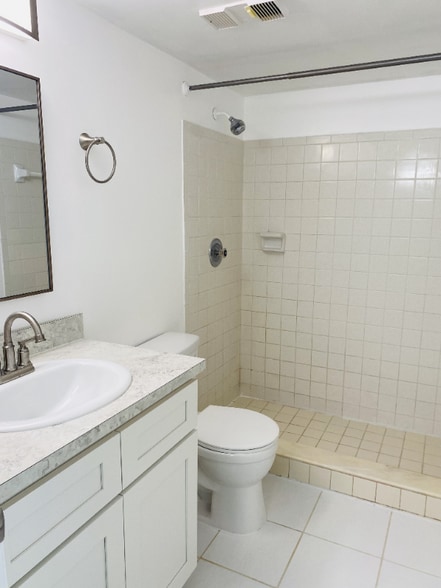 Building Photo - 200 S Sykes Creek Pkwy