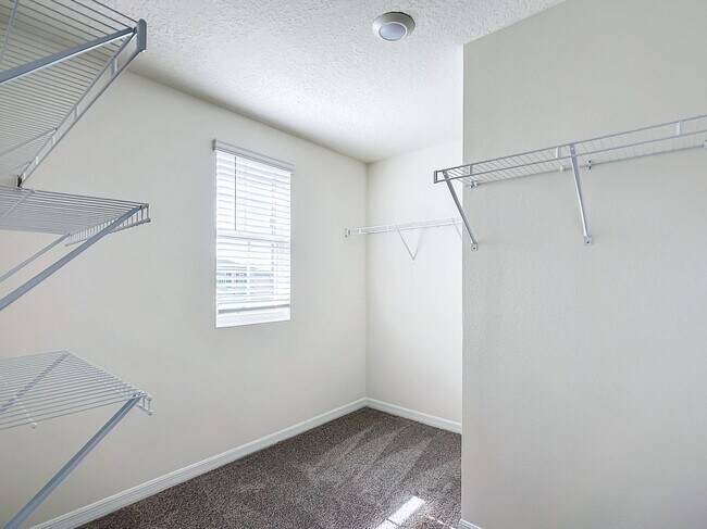 Building Photo - Pet-Friendly 5BR Home in Ocala | Spacious Living in Ocala Crossings South