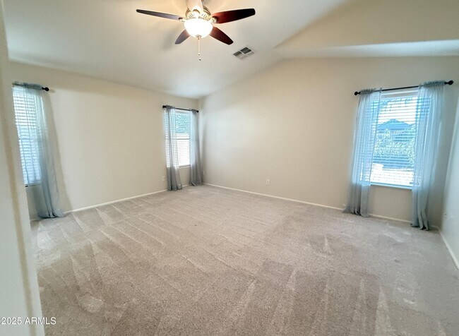 Building Photo - 605 E Nancy Ave