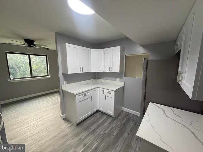 Building Photo - 6029-4 Majors Ln
