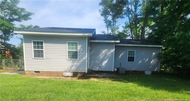 Building Photo - 6495 Portsmouth Dr