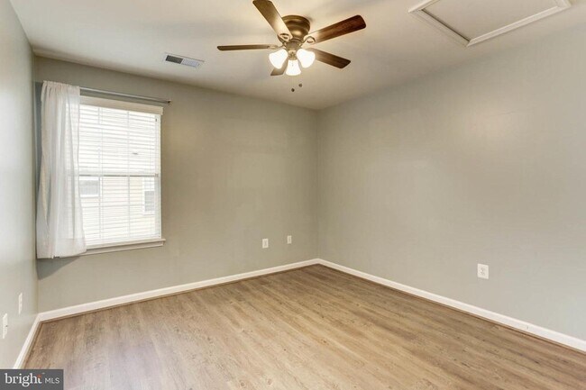 Building Photo - 6935 Heritage Crossing