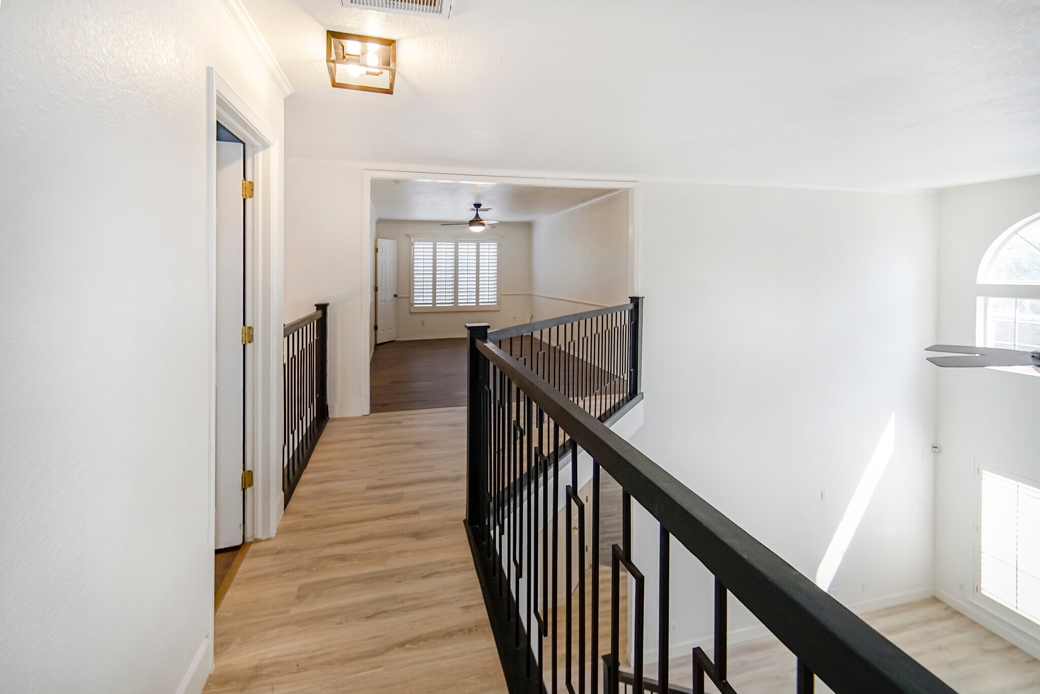 Building Photo - 918 Bella Cumbre Dr
