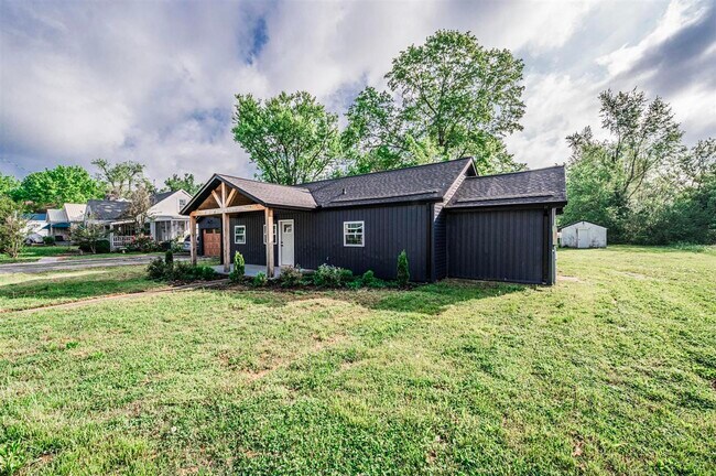 Building Photo - 204 Wilson Ave