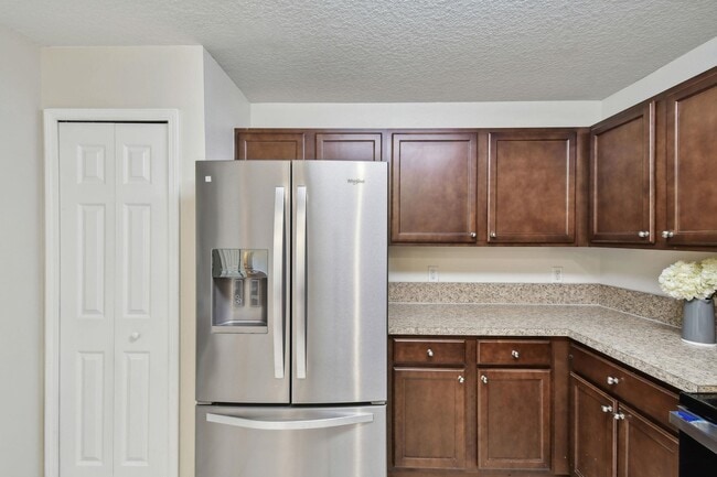 Building Photo - 2481 Golden Lake Loop
