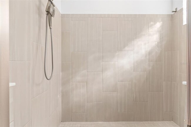 Building Photo - 6366 SW 77th Ave