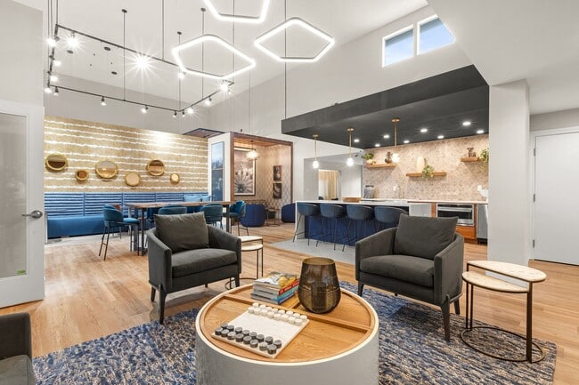 Building Photo - Avana Star Lake