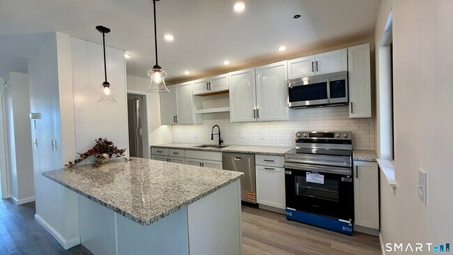 Building Photo - 114 Heritage Vlg