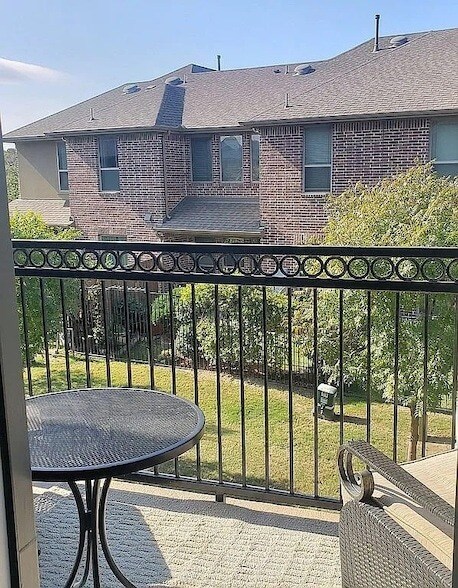 Building Photo - 1605 Brook Glen Dr