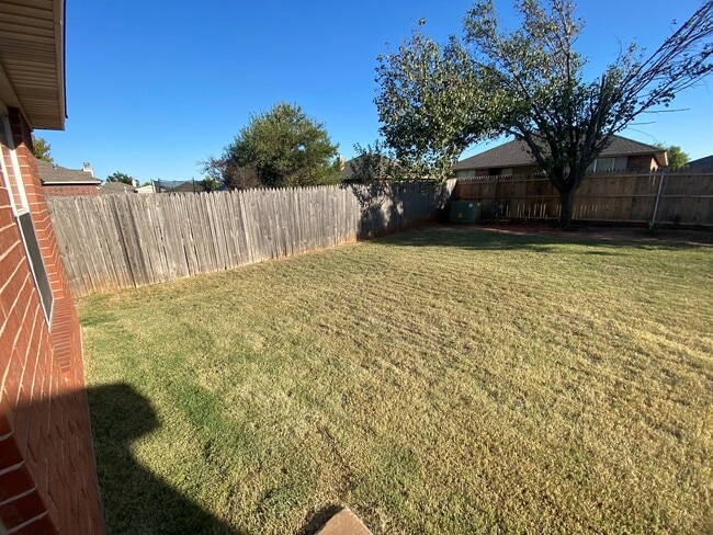 Building Photo - 2612 NW 164th Terrace