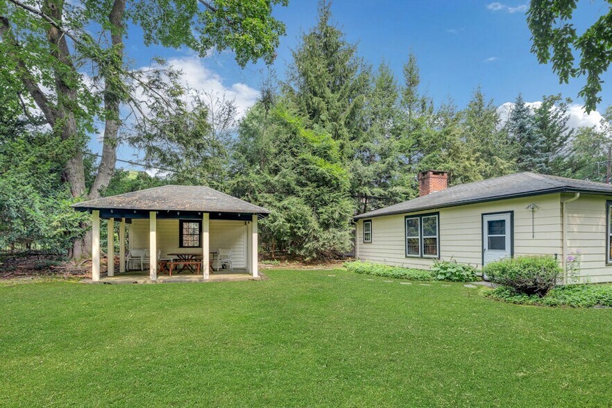 Gazebo in the Backyard - 82 Winsor Pl