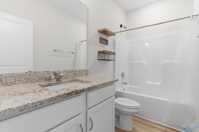Building Photo - 200 Goldie Ct